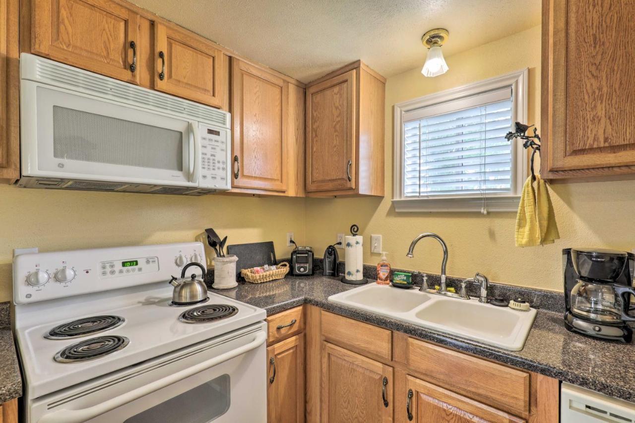 Studio In College Station With Expansive Deck! Exterior foto