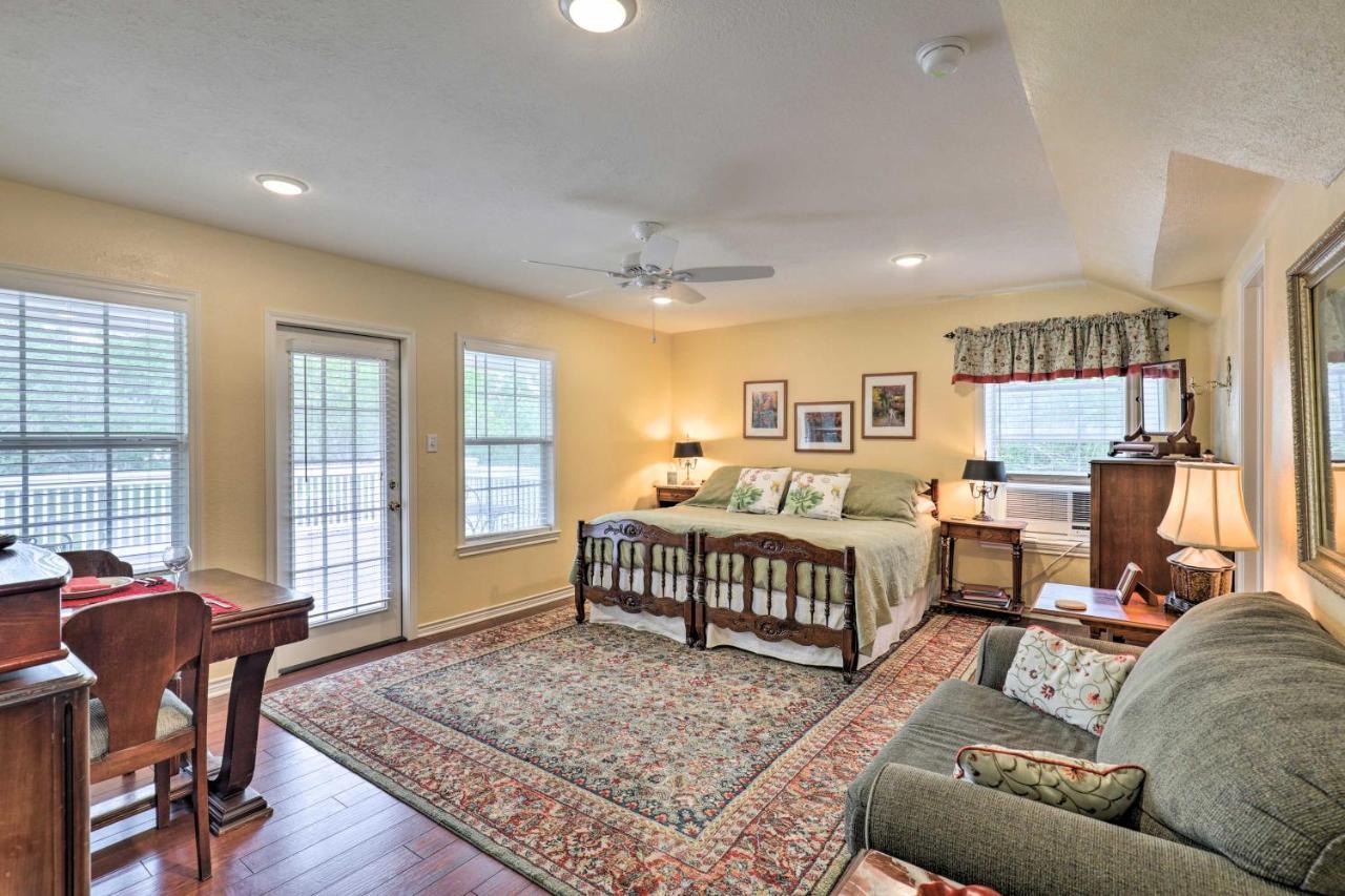 Studio In College Station With Expansive Deck! Exterior foto