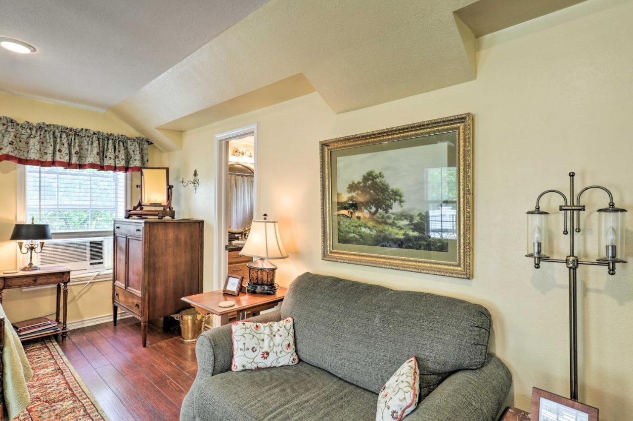 Studio In College Station With Expansive Deck! Exterior foto