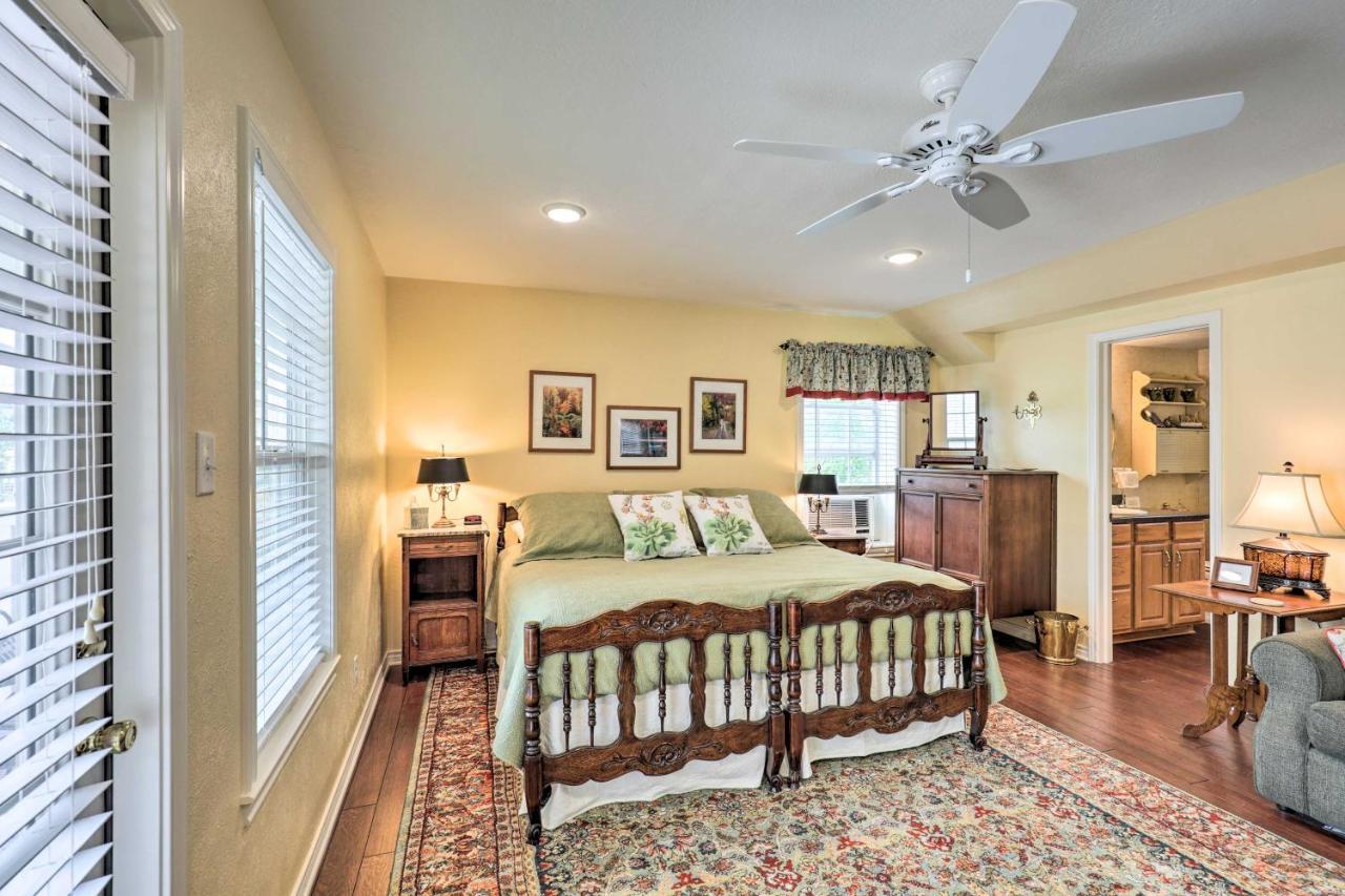 Studio In College Station With Expansive Deck! Exterior foto