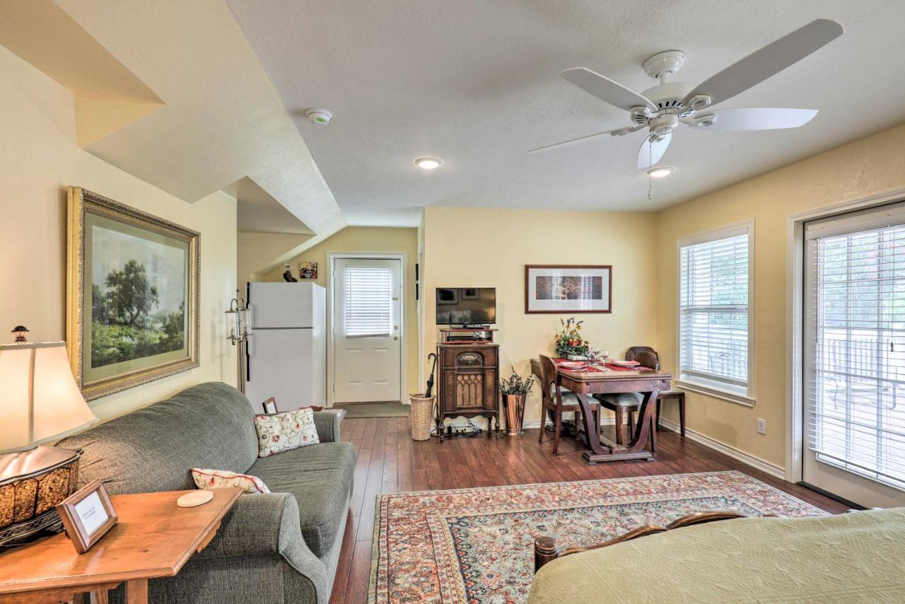 Studio In College Station With Expansive Deck! Exterior foto